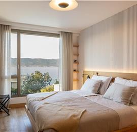 4 Bedroom Luxury Villa with Heated Pool and boat mooring, Ciovo near Trogir – Sleeps 8